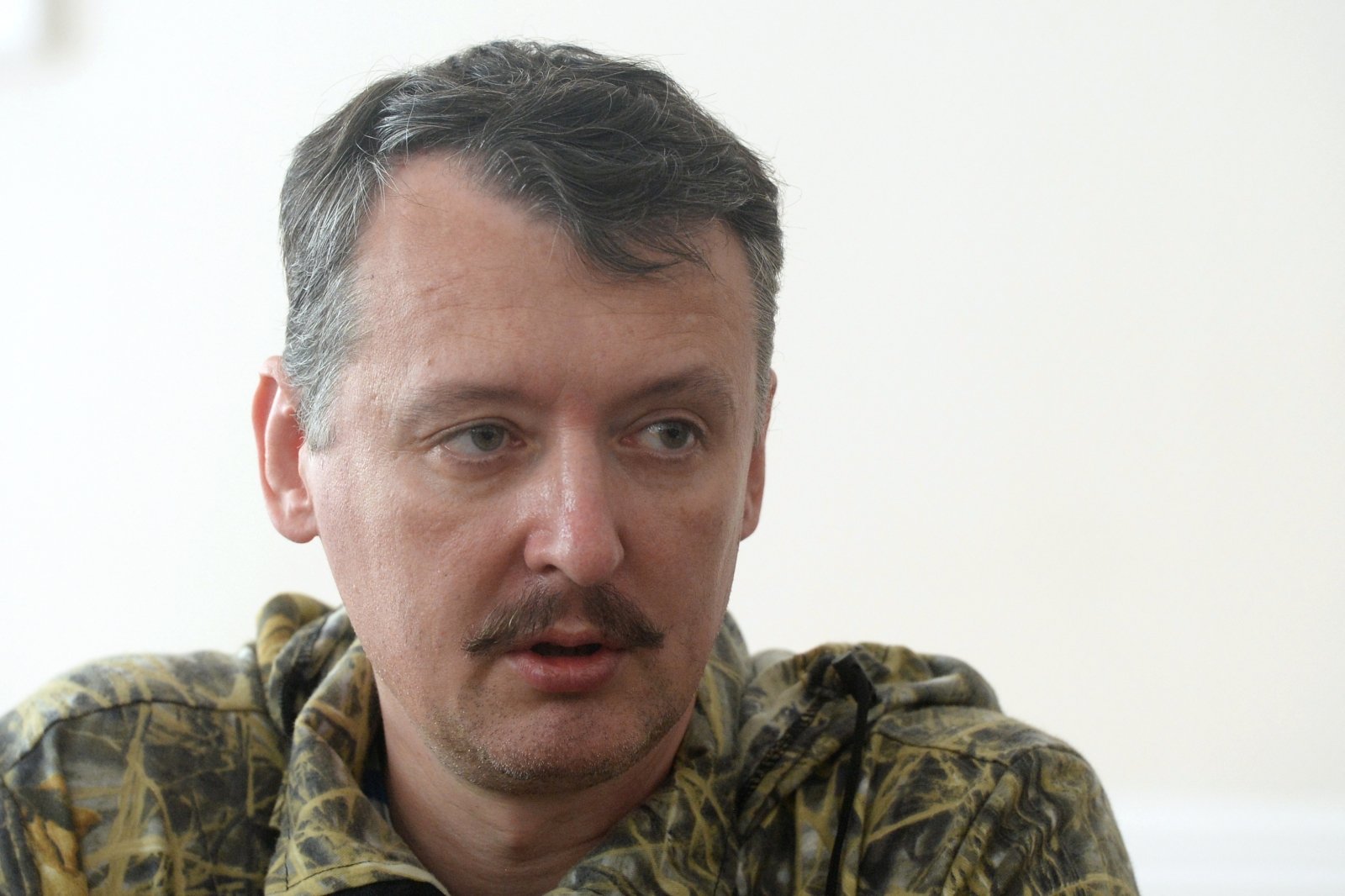 ‘”Підтверджую, ми відступаємо”, – Стрєлков про контратаку ЗСУ у Сєвєродонецьку . Вонu пішлu нa лобовuй штурм і опuнuлuся в пaстці.