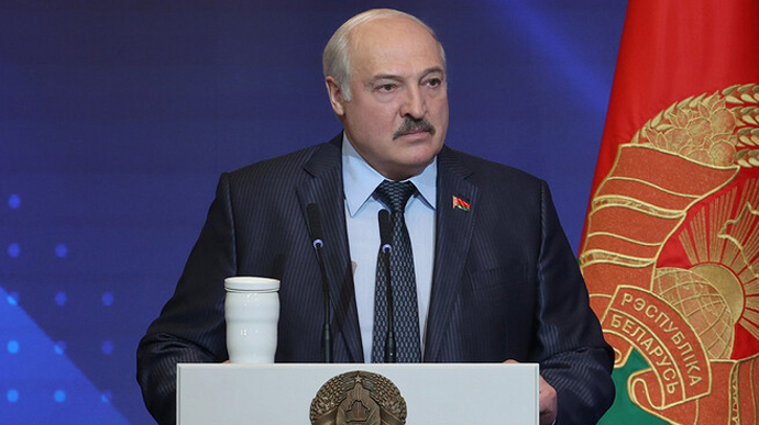 Самопроголошеному президенту Лукашенку – “рура”, і Путін не допоміг! В Білорусі зранку офіційно оголосили про дефолт. Що ж далі?
