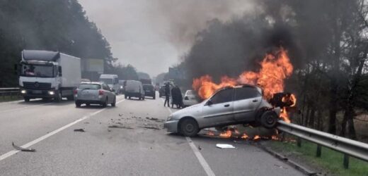 Вибyх був такої сили, що газовий балон відлетів на протилежний бік дороги: оприлюднено попередню причину смeртeльнoї ДTП під Києвом